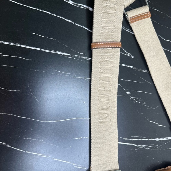 True Religion crossbody Bag - Picture 7 of 8